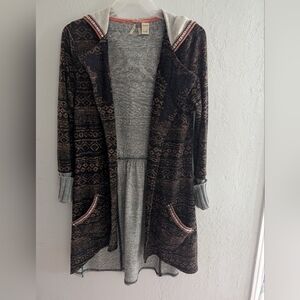 BKE Gray and Coral Knit Top